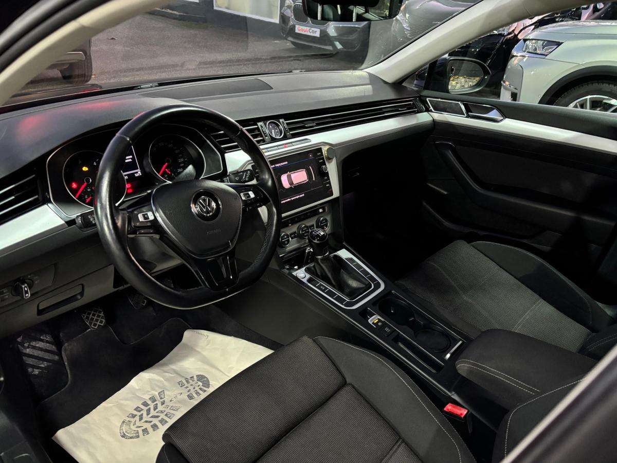 volkswagen-passat-variant-2018-diesel-1598cc