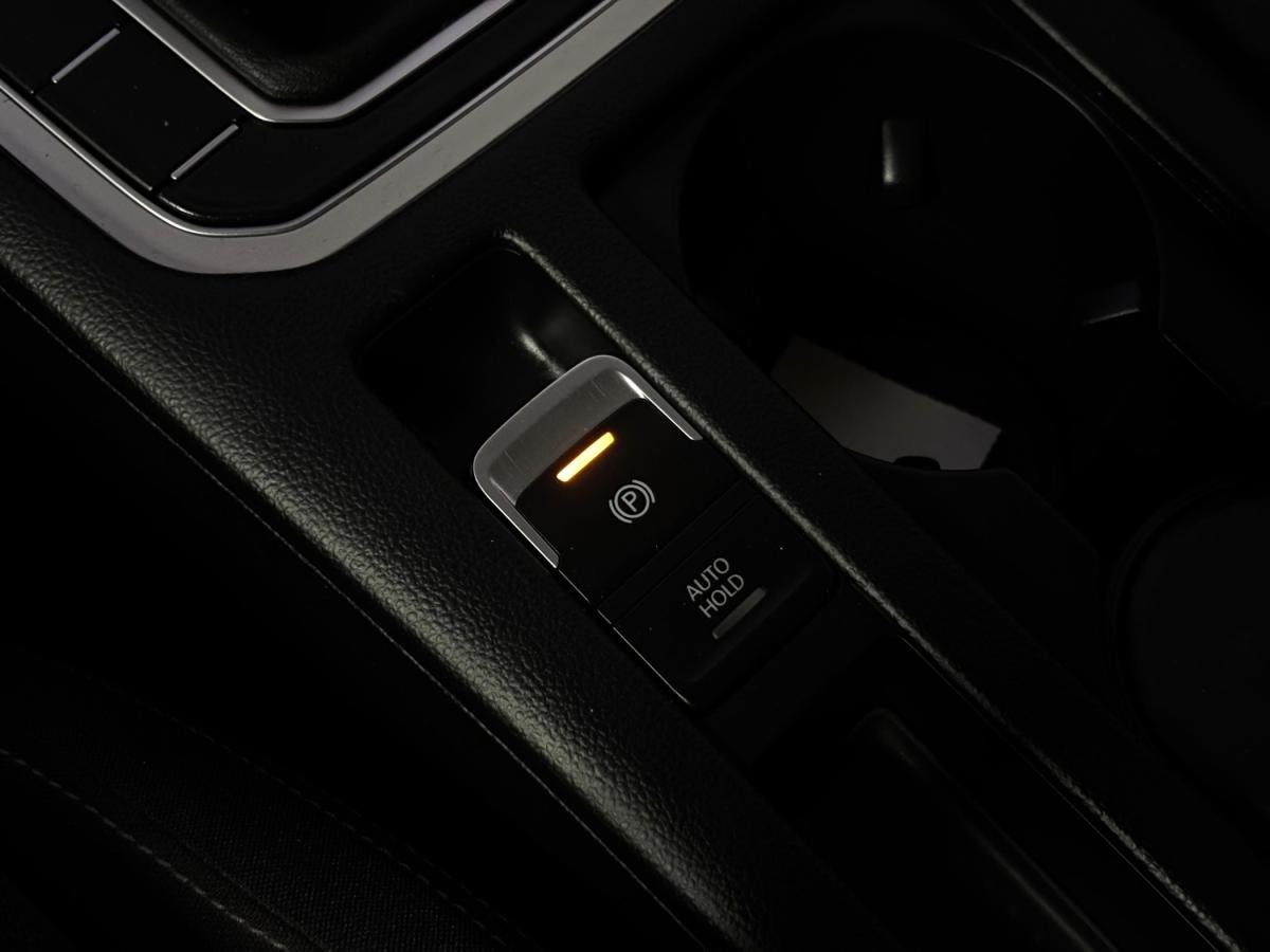 volkswagen-passat-variant-2018-diesel-1598cc