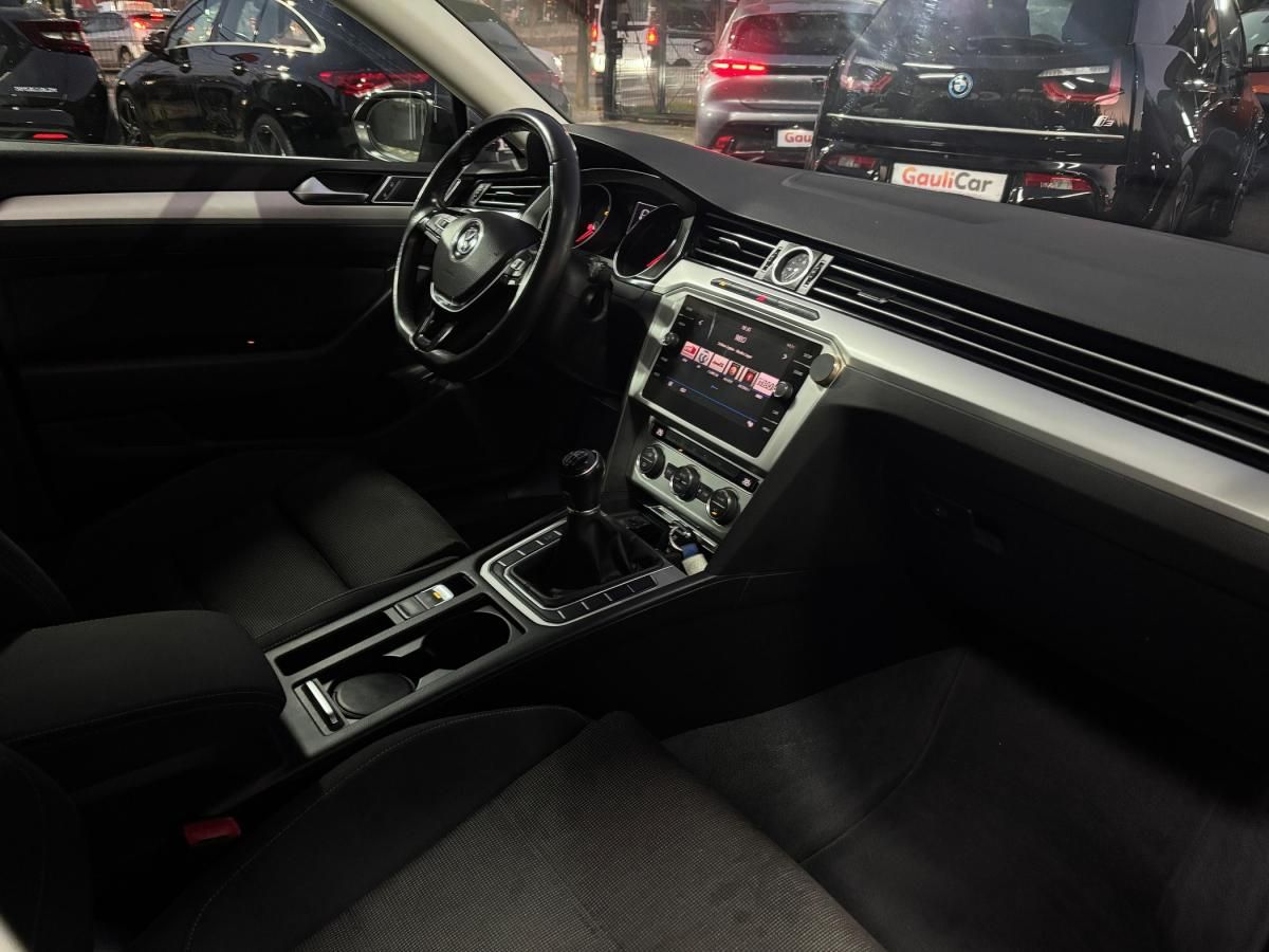 volkswagen-passat-variant-2018-diesel-1598cc