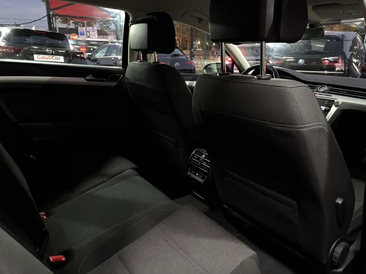 volkswagen-passat-variant-2018-diesel-1598cc