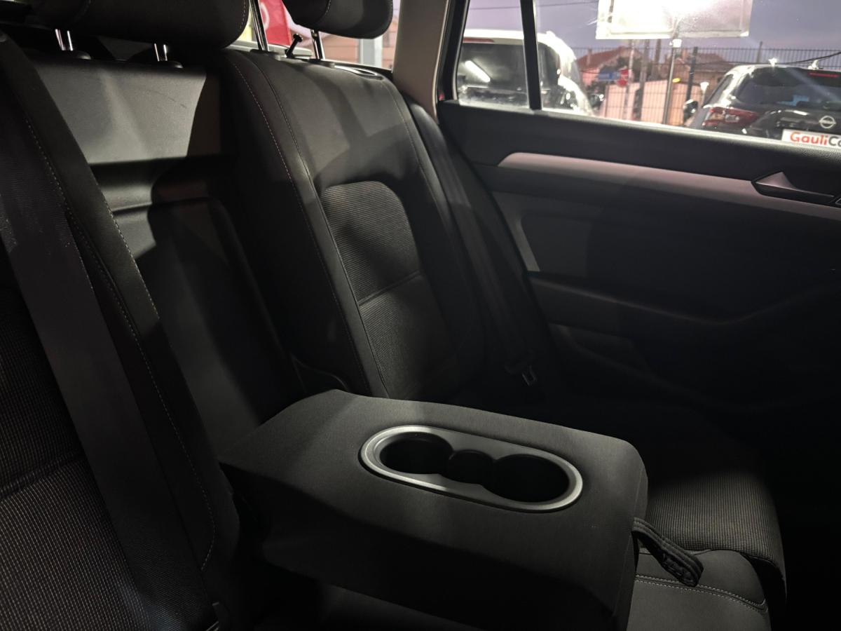 volkswagen-passat-variant-2018-diesel-1598cc