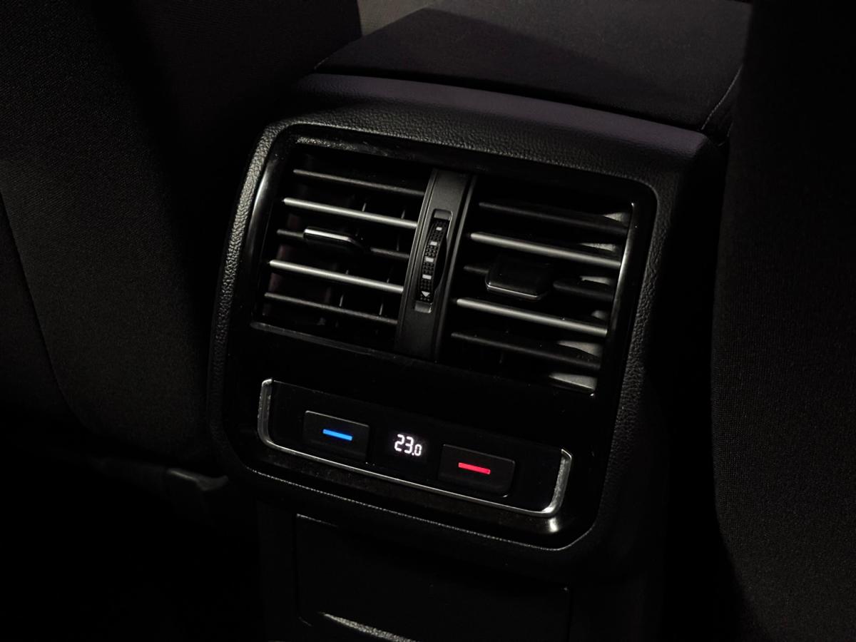 volkswagen-passat-variant-2018-diesel-1598cc