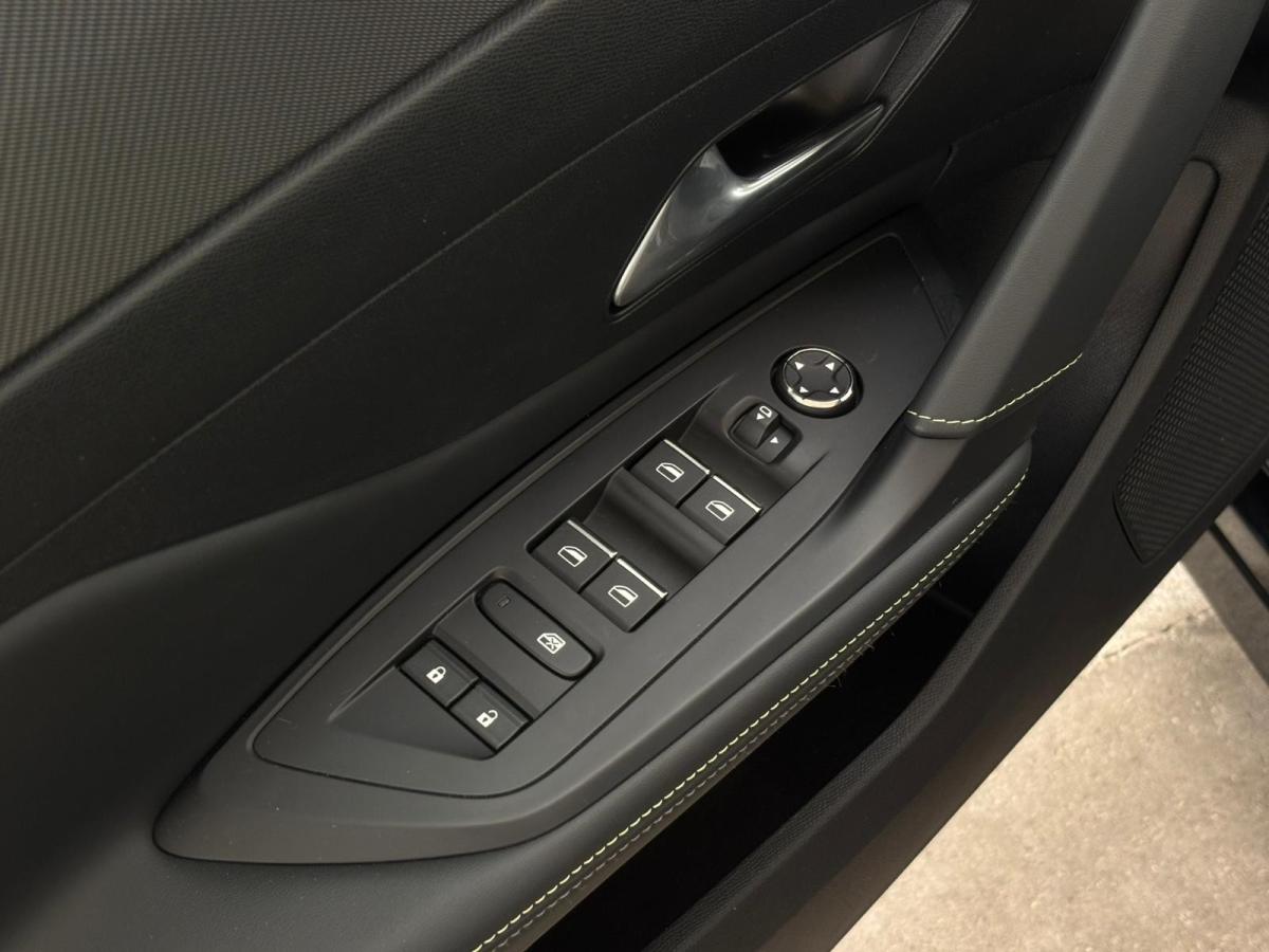 peugeot-308-2022-hibrido-a-gasolina-1598cc