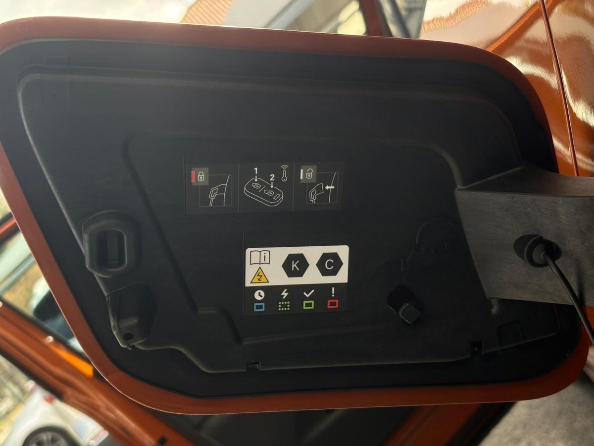 peugeot-2008-2022-eletrico-500cc