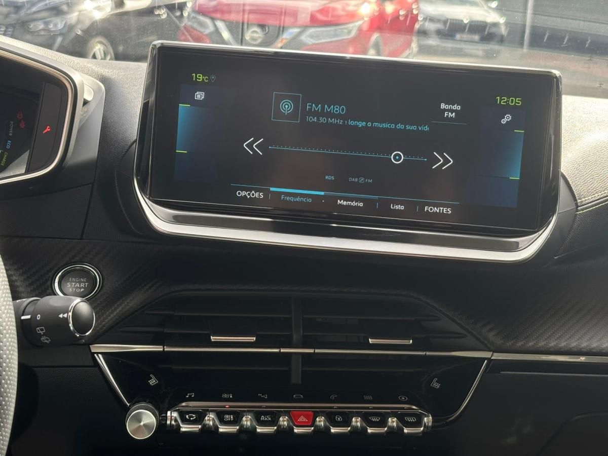 peugeot-2008-2022-eletrico-500cc
