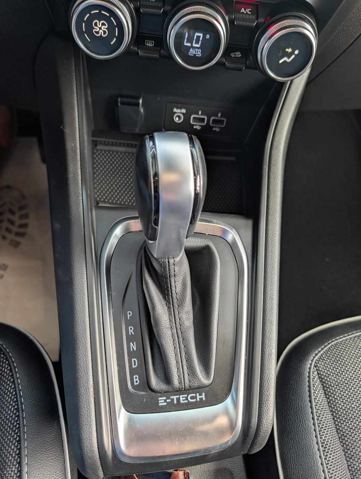 renault-captur-2022-hibrido-a-gasolina-1598cc