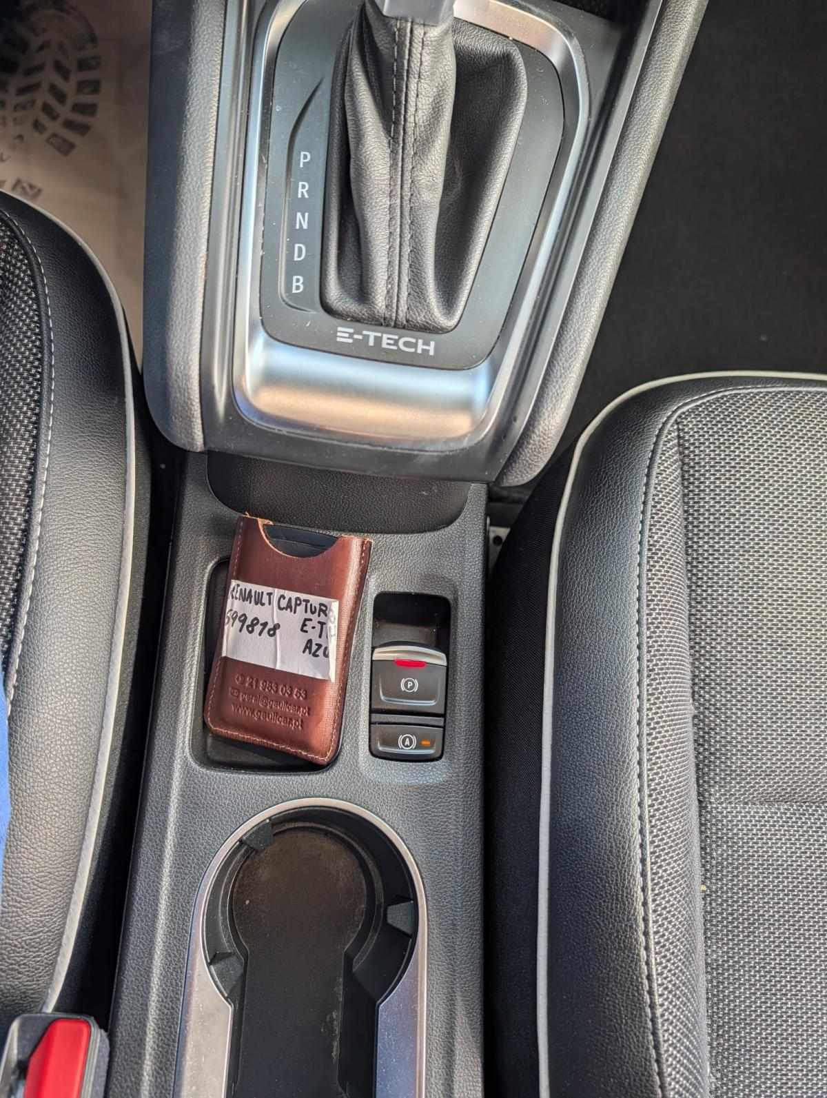 renault-captur-2022-hibrido-a-gasolina-1598cc