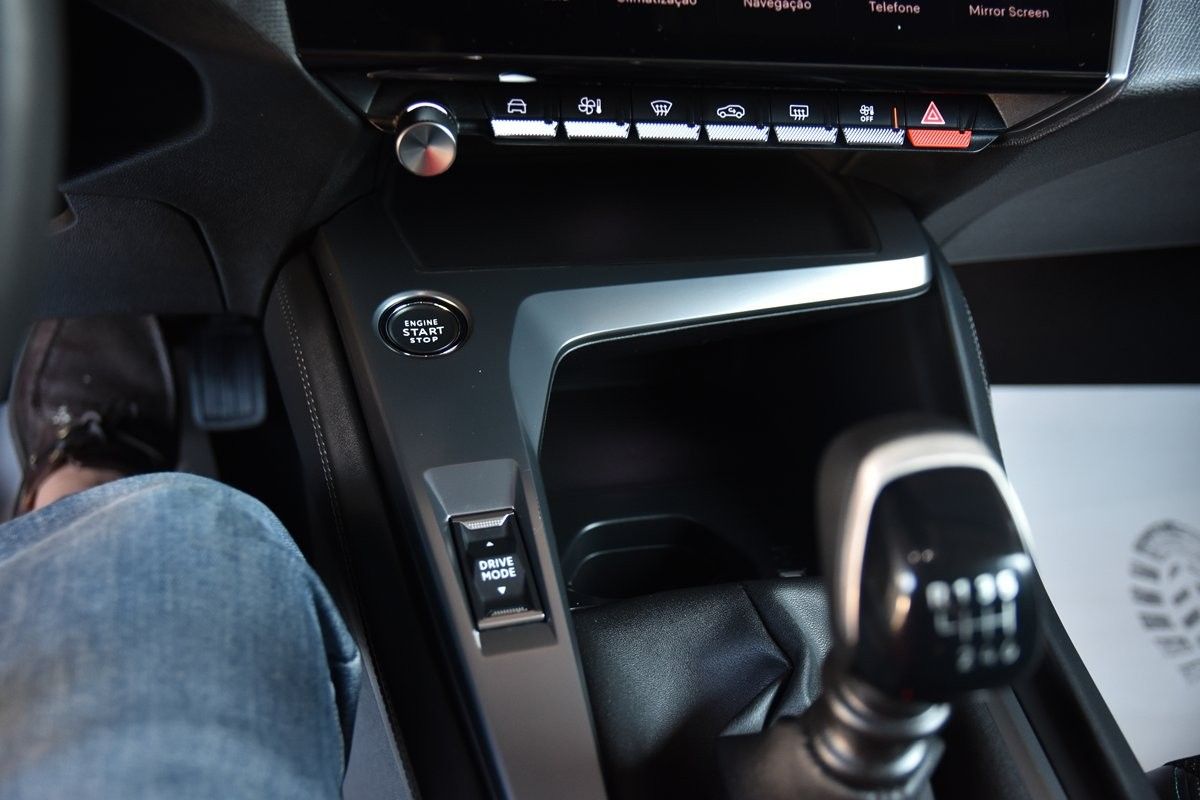 peugeot-308-2022-diesel-1499cc