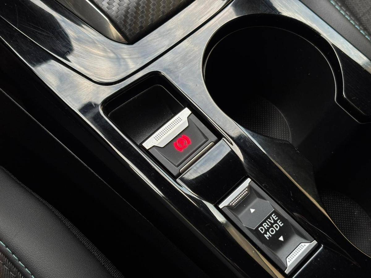 peugeot-2008-2022-gasolina-1199cc