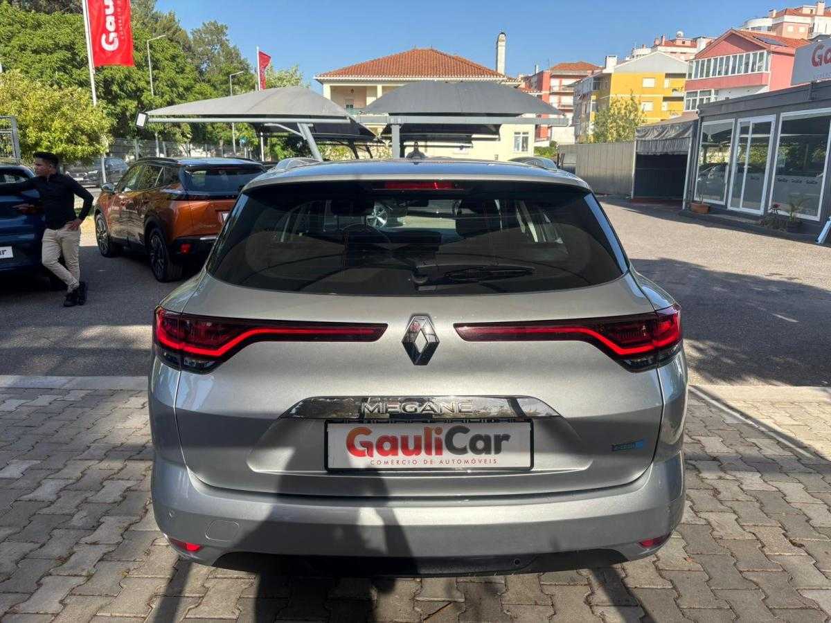 renault-megane-2022-hibrido-a-diesel-1598cc