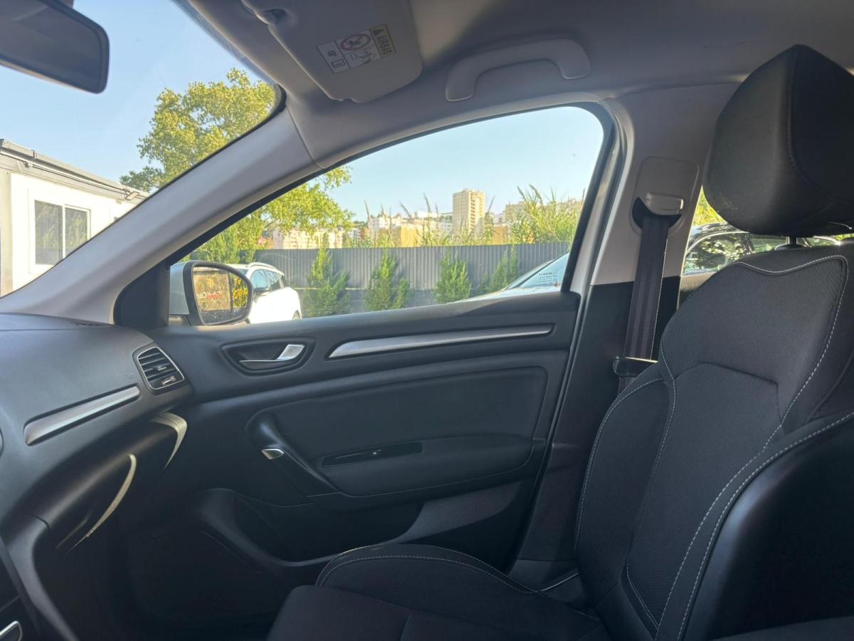 renault-megane-2022-hibrido-a-diesel-1598cc