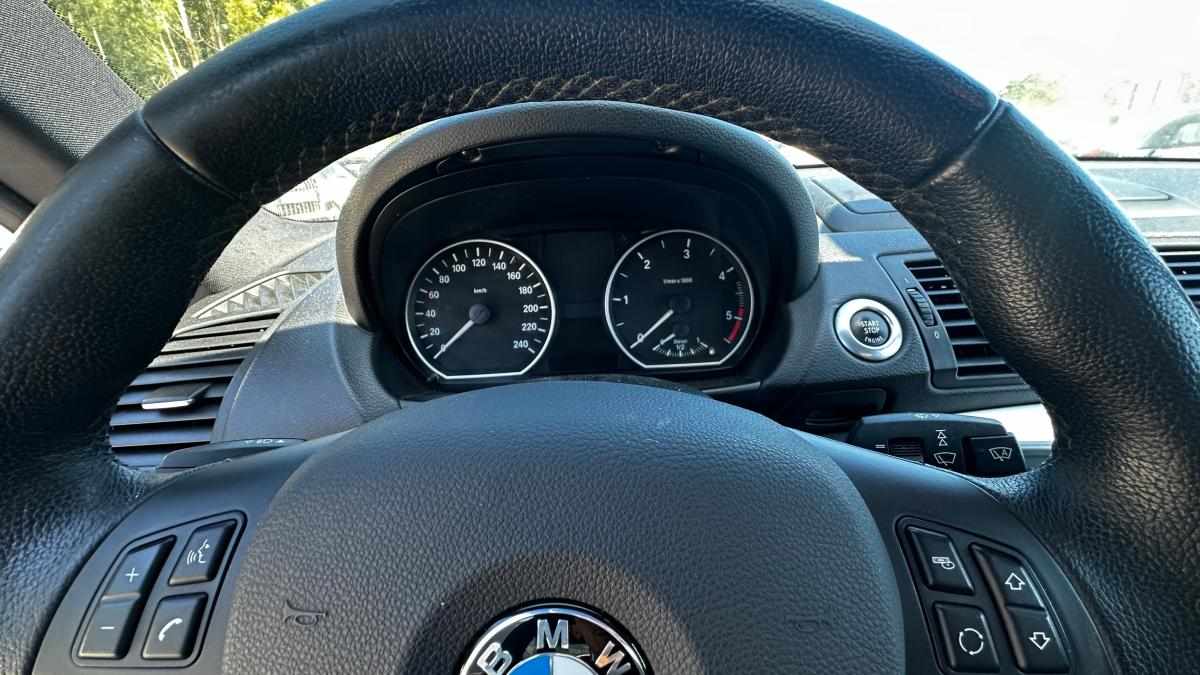 bmw-serie-1-118d-2011-diesel-1995cc