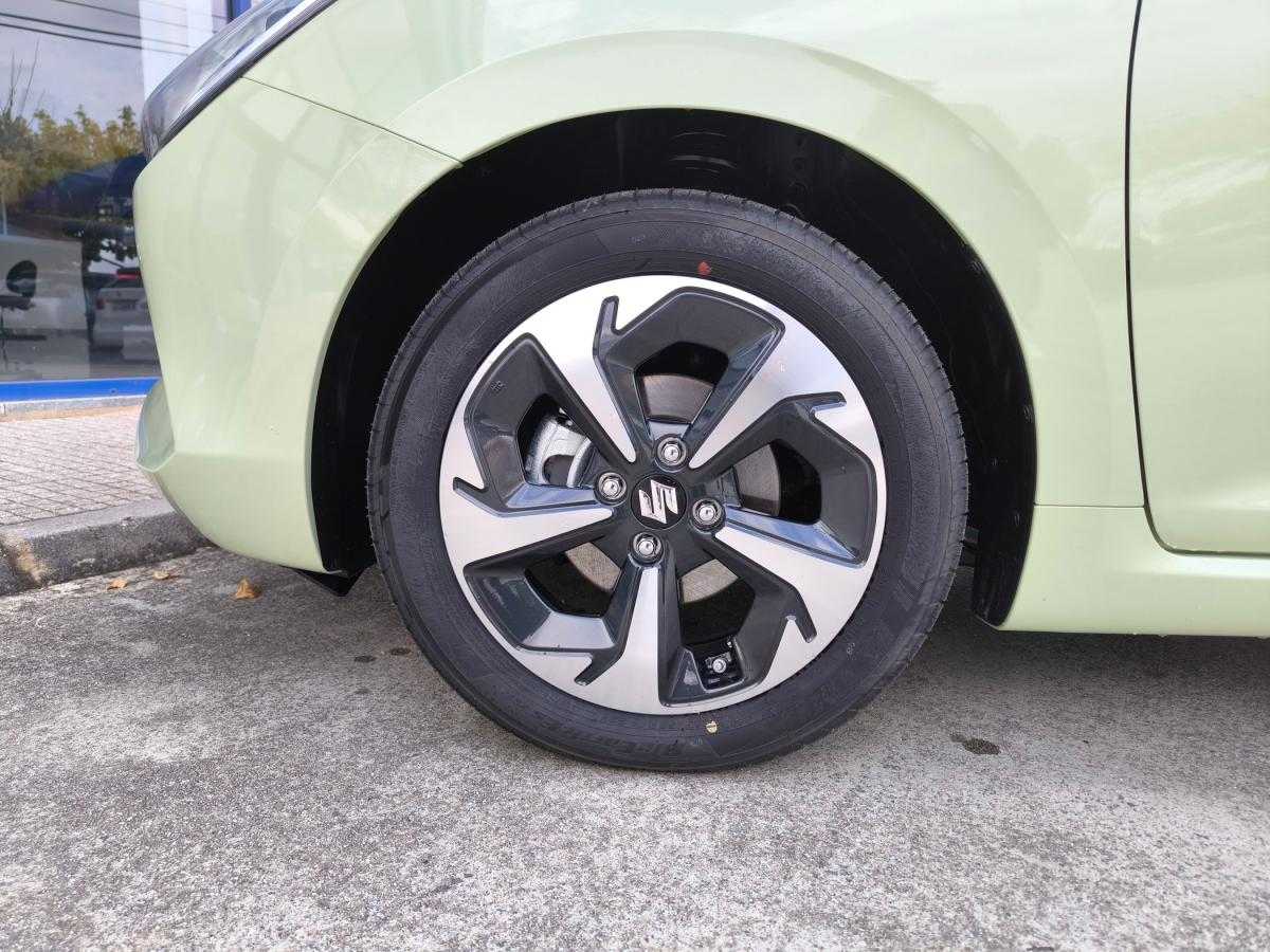 suzuki-swift-2024-hibrido-a-gasolina-1197cc