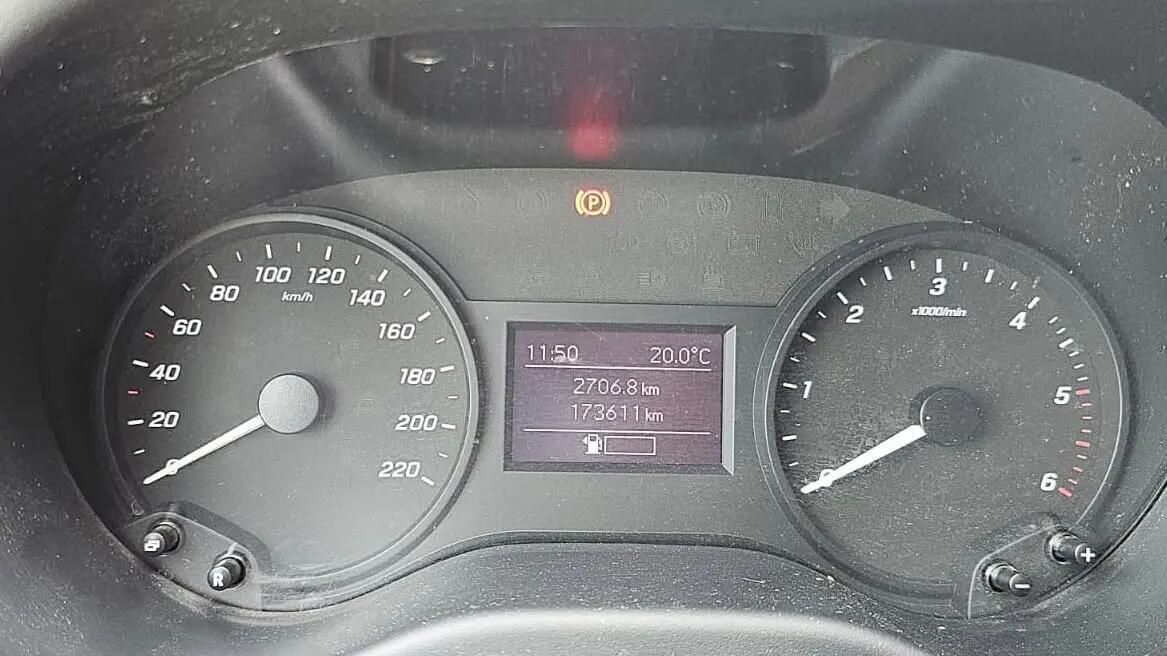 mercedes-benz-vito-110-cdi-2021-diesel-1749cc