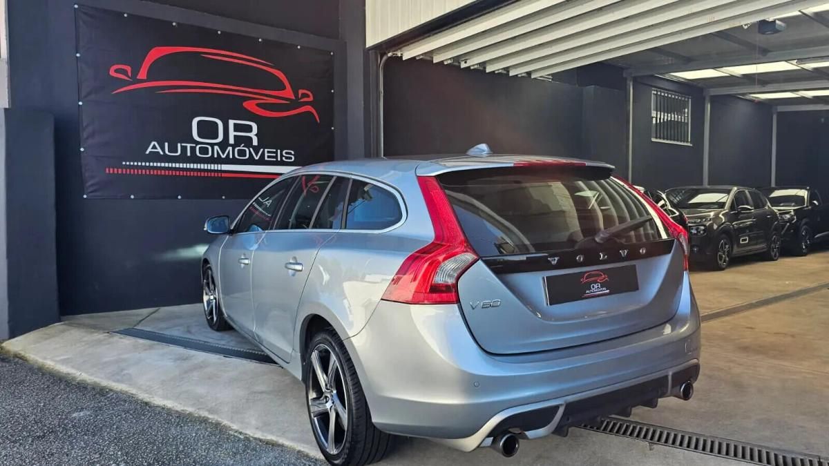 volvo-v60-2012-diesel-1560cc