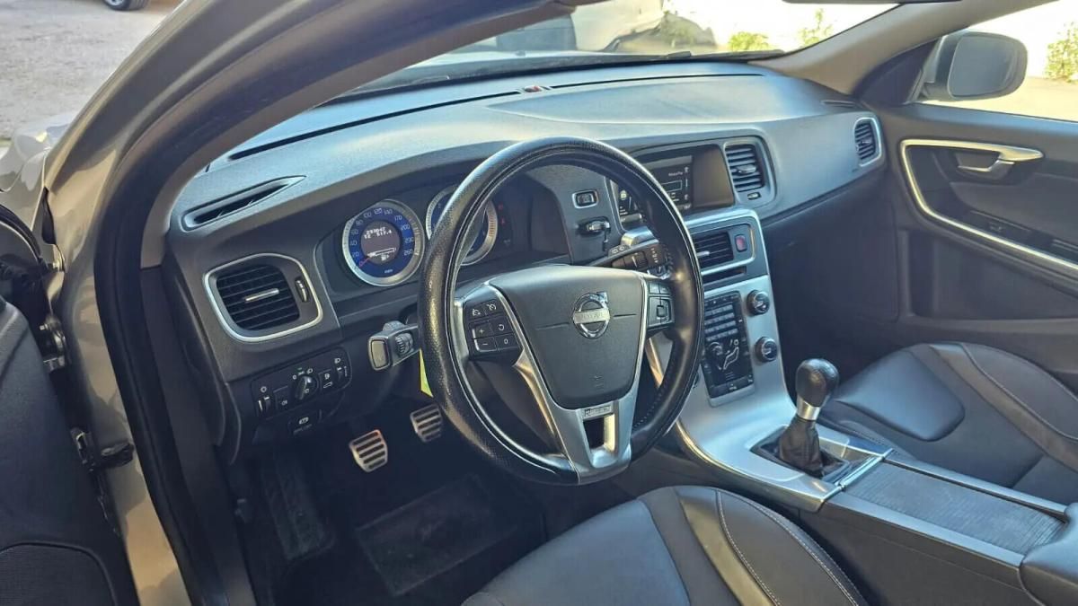 volvo-v60-2012-diesel-1560cc