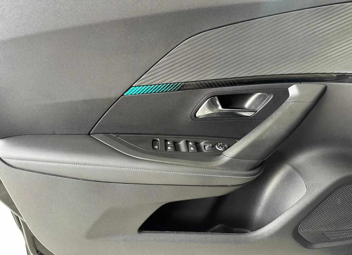 peugeot-2008-2023-gasolina-1199cc