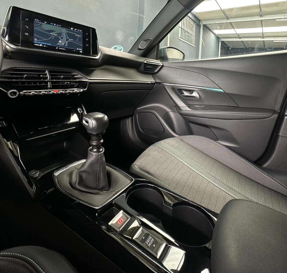 peugeot-2008-2023-gasolina-1199cc