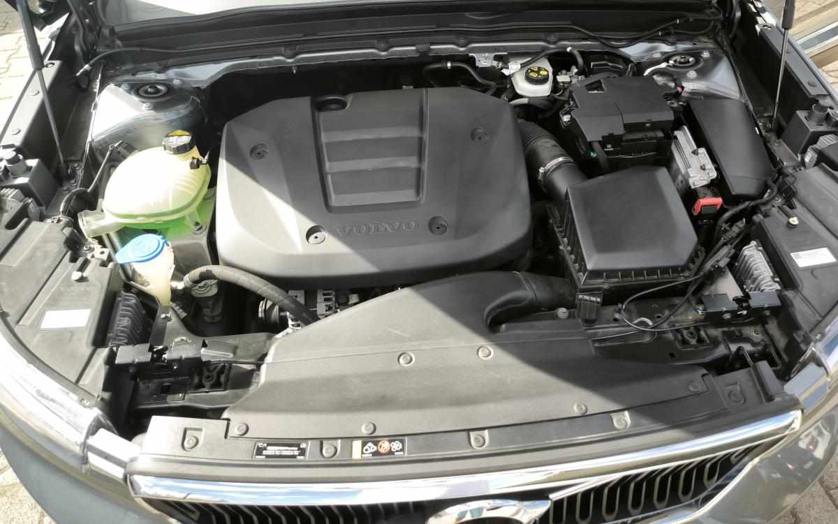 volvo-xc40-1-5-t3-2019-gasolina-1477cc