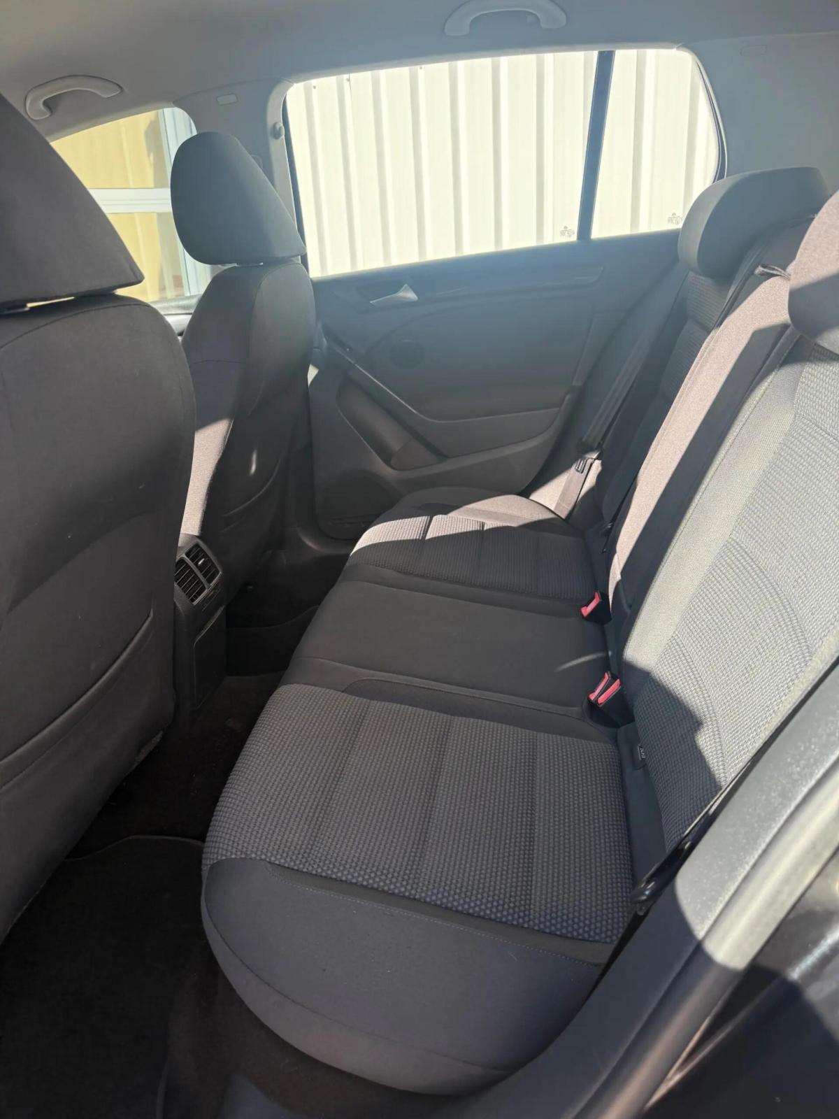 volkswagen-golf-2009-diesel-1968cc