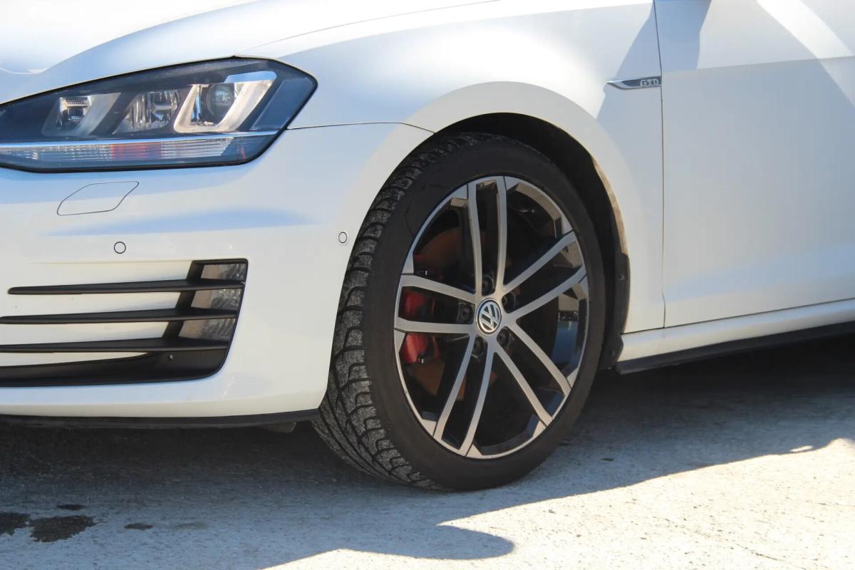 volkswagen-golf-2013-diesel-1968cc