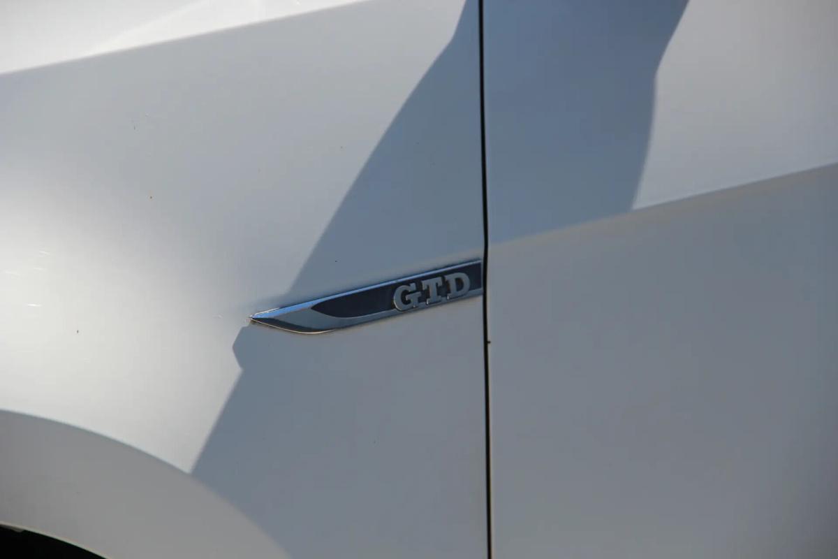 volkswagen-golf-2013-diesel-1968cc