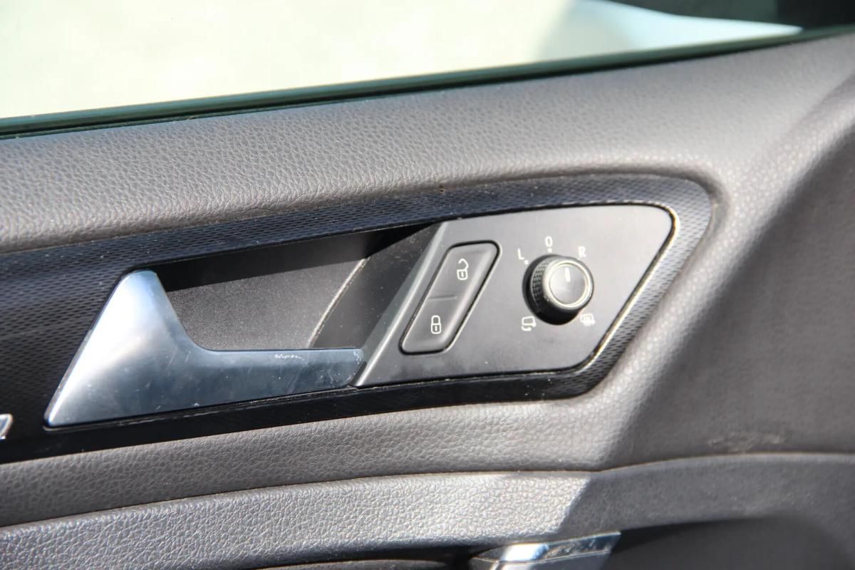 volkswagen-golf-2013-diesel-1968cc