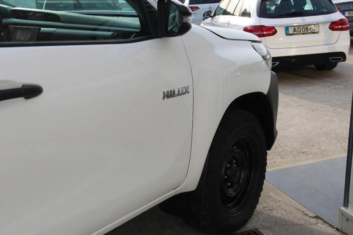 toyota-hilux-2018-diesel-2393cc