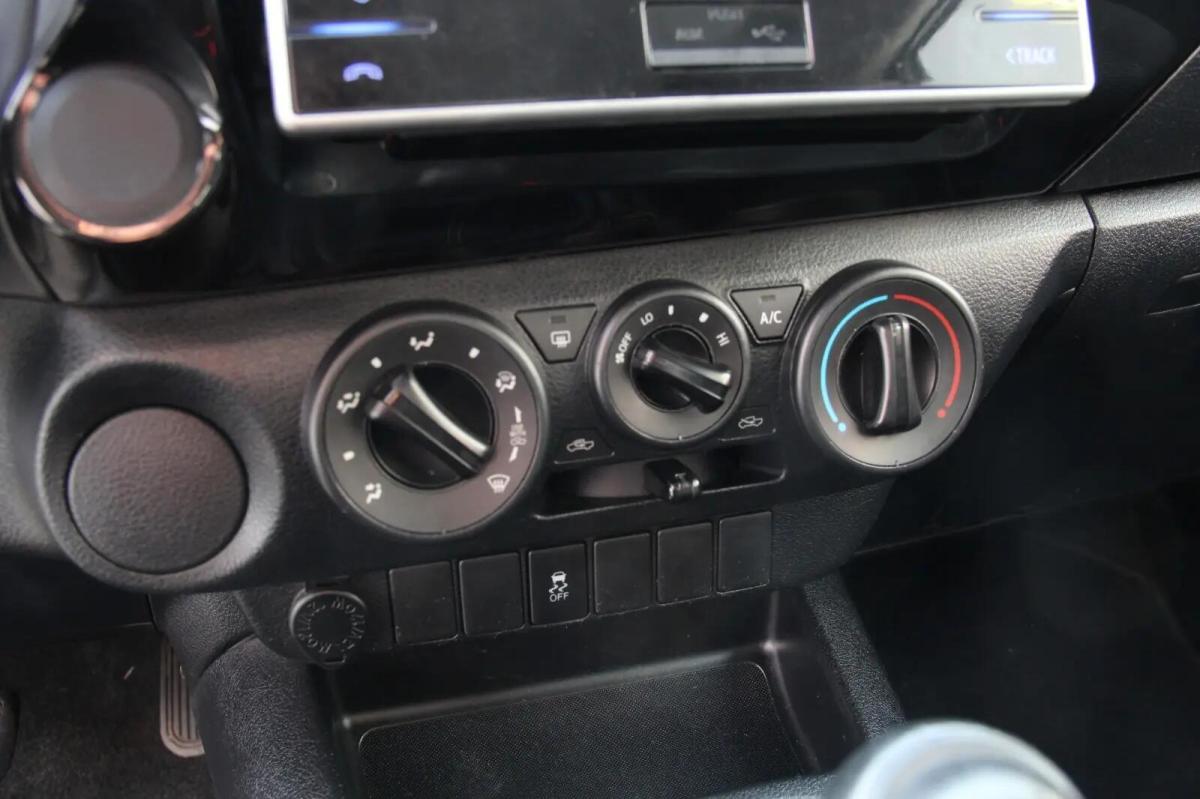 toyota-hilux-2018-diesel-2393cc