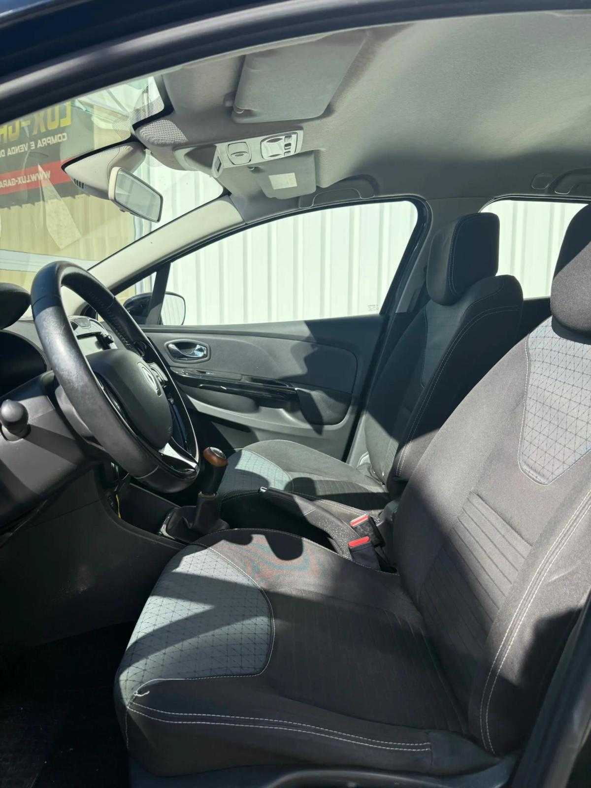 renault-clio-sport-tourer-2014-diesel-1461cc