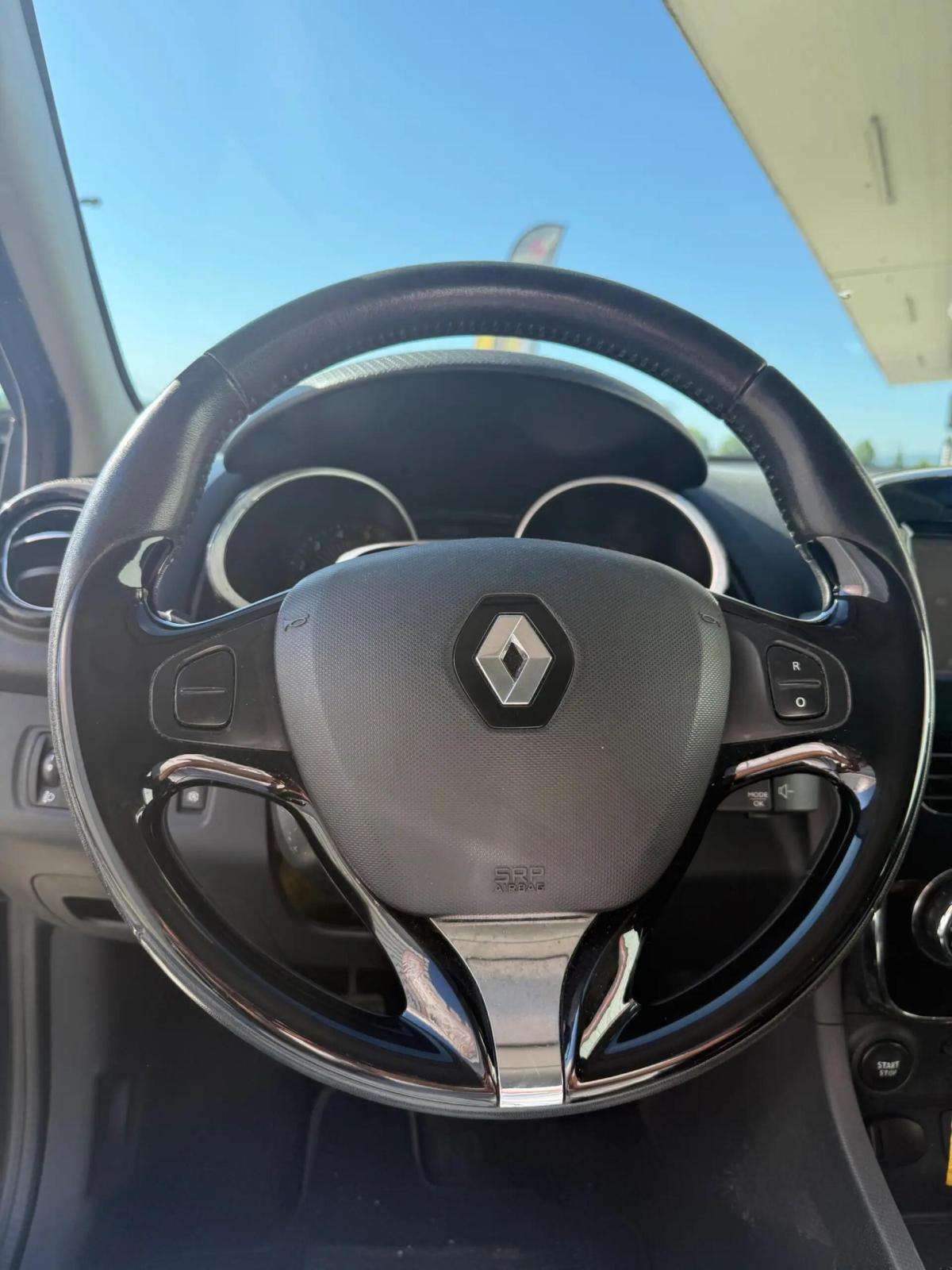renault-clio-sport-tourer-2014-diesel-1461cc