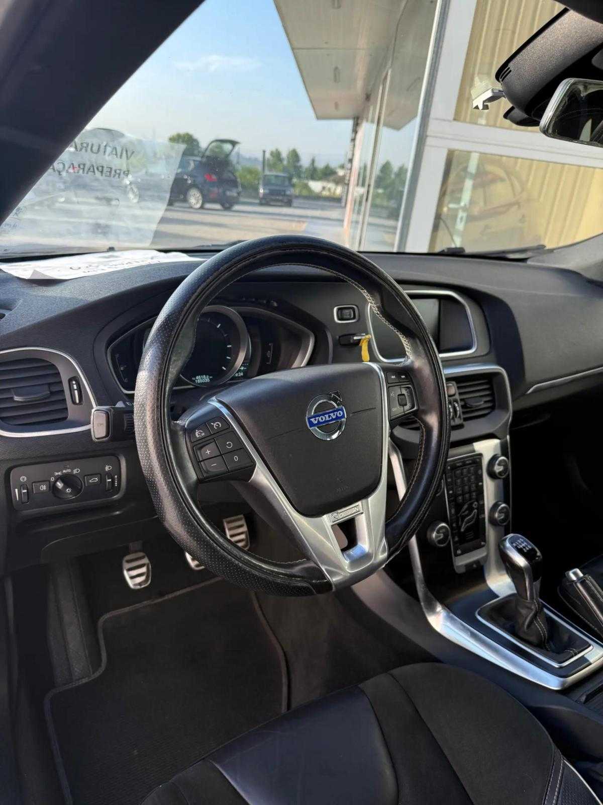 volvo-v40-2014-diesel-1560cc