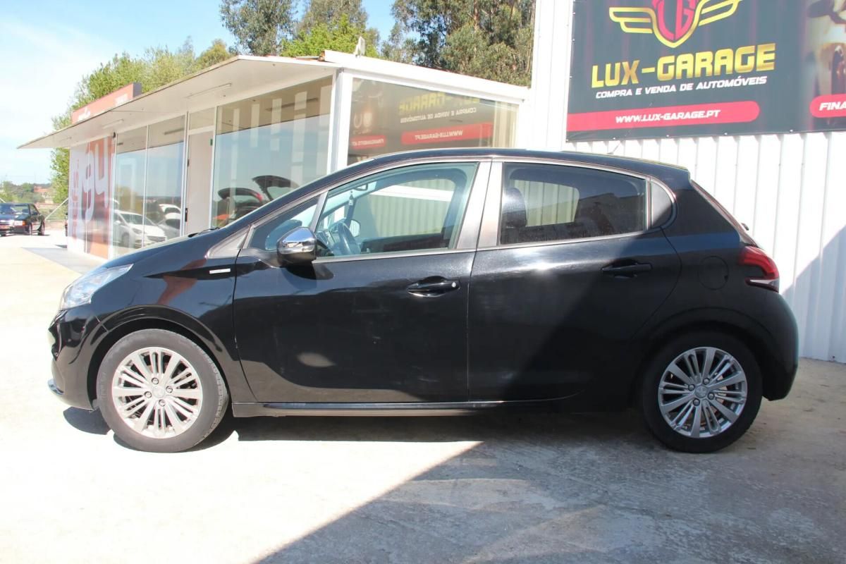 peugeot-208-2017-gasolina-1199cc