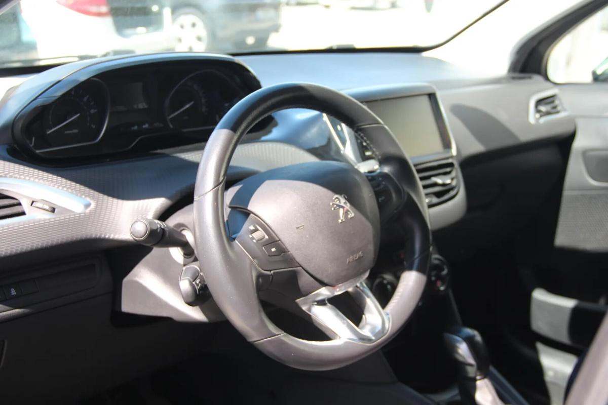 peugeot-208-2017-gasolina-1199cc