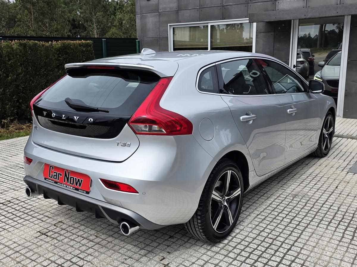 volvo-v40-2019-gasolina-1498cc