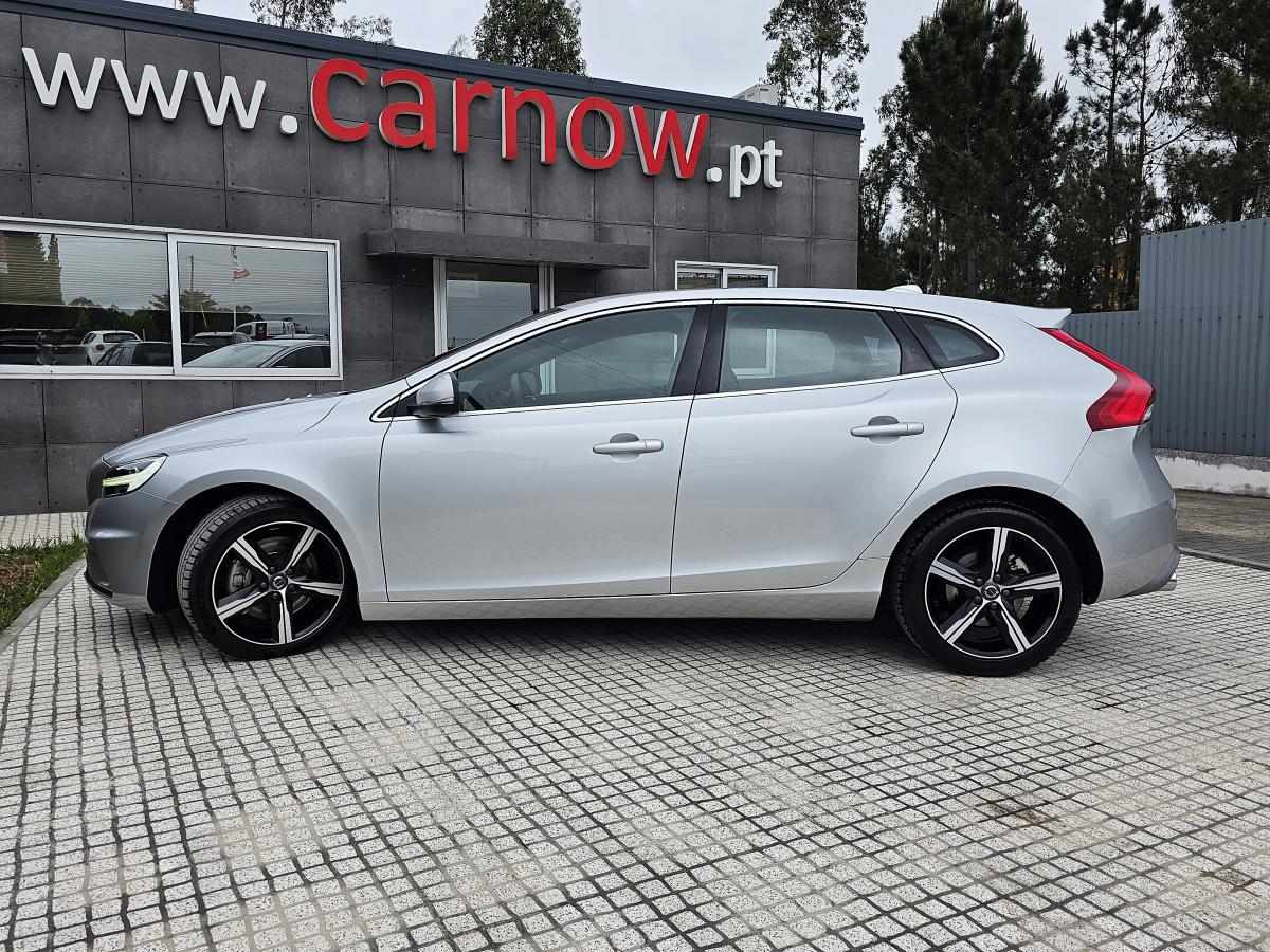 volvo-v40-2019-gasolina-1498cc