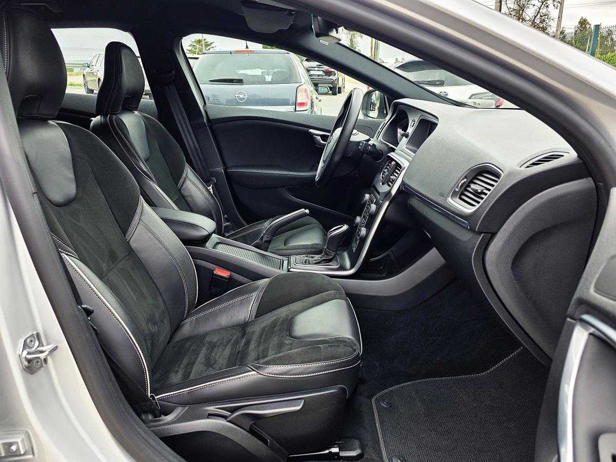 volvo-v40-2019-gasolina-1498cc
