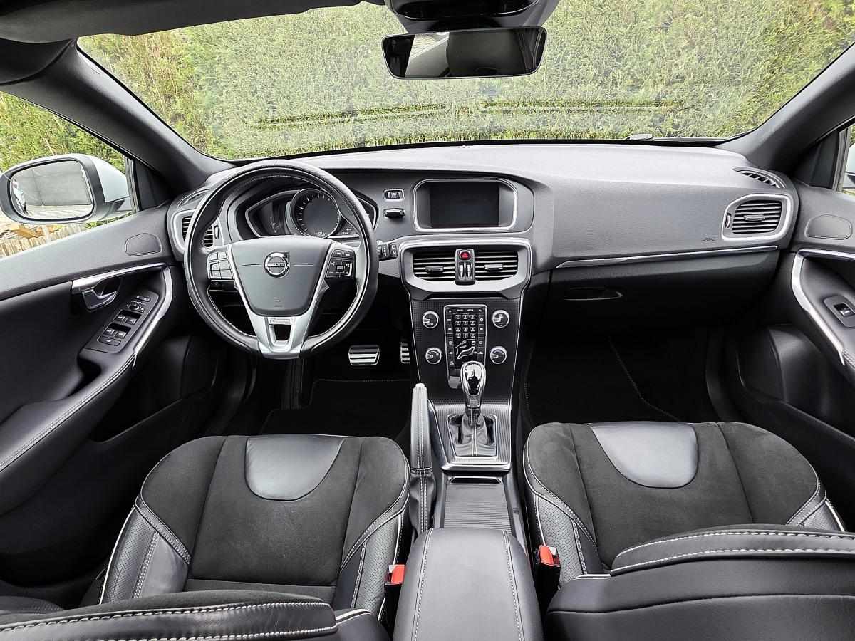 volvo-v40-2019-gasolina-1498cc