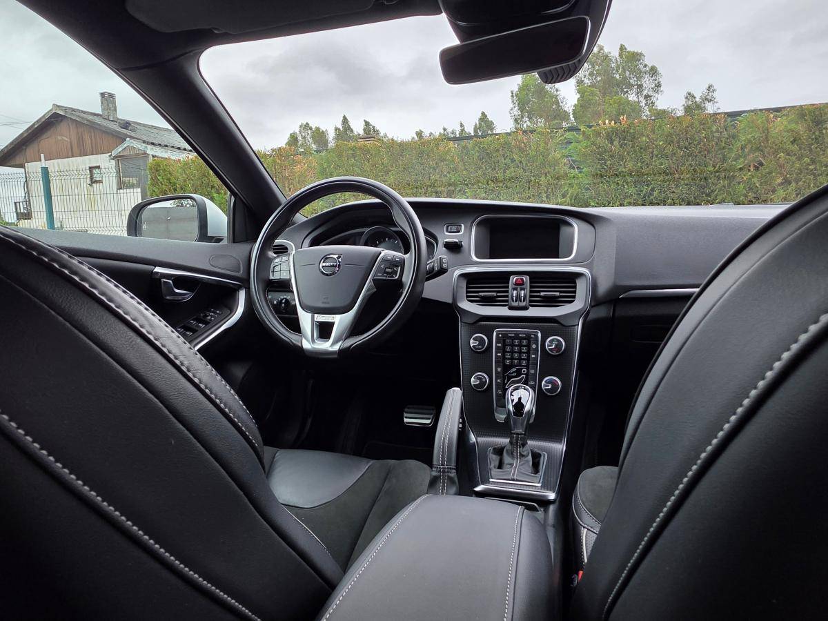 volvo-v40-2019-gasolina-1498cc
