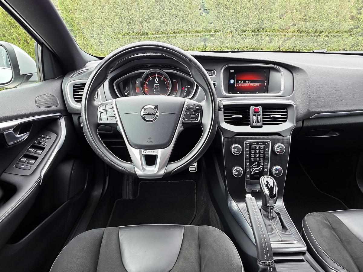 volvo-v40-2019-gasolina-1498cc