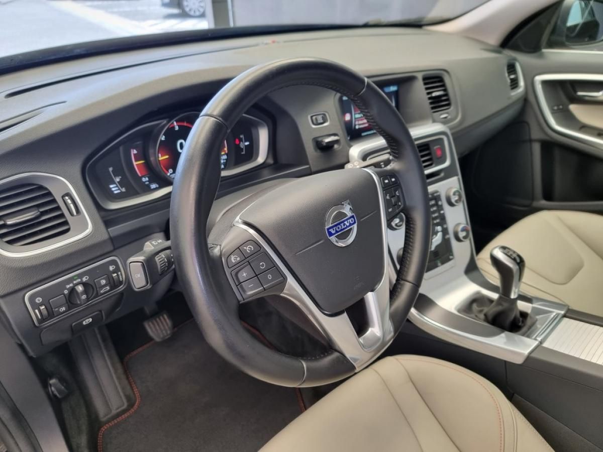 volvo-v60-2016-diesel-1969cc