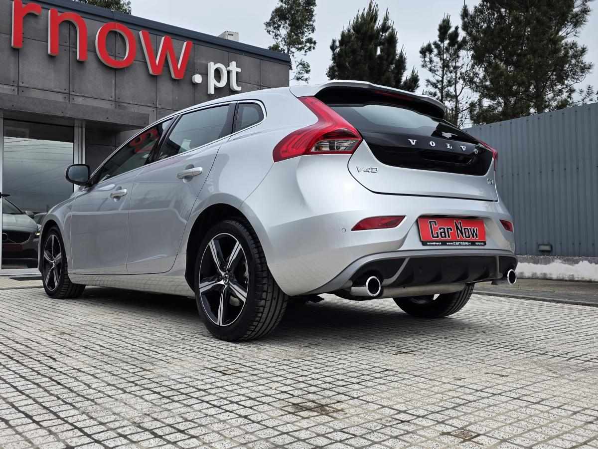 volvo-v40-2019-gasolina-1498cc