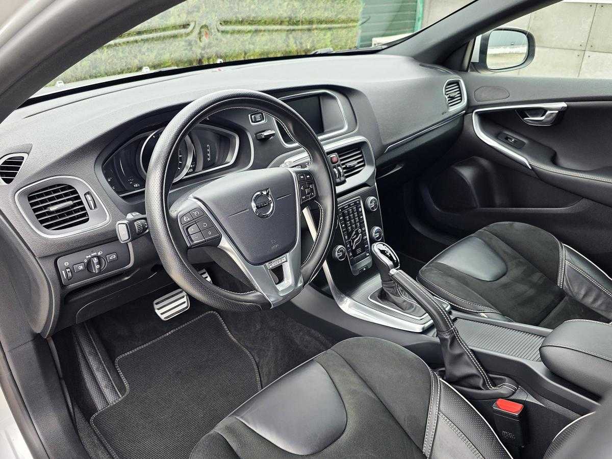 volvo-v40-2019-gasolina-1498cc