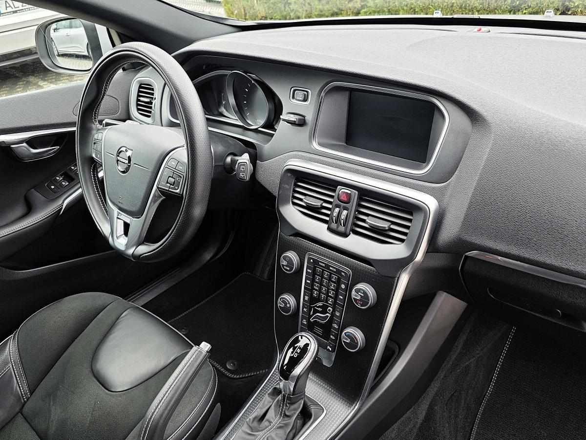 volvo-v40-2019-gasolina-1498cc