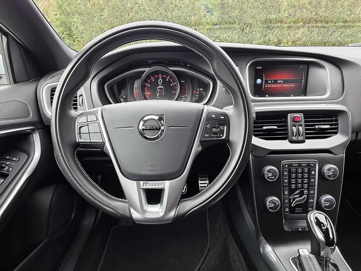 volvo-v40-2019-gasolina-1498cc