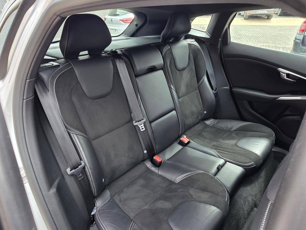 volvo-v40-2019-gasolina-1498cc