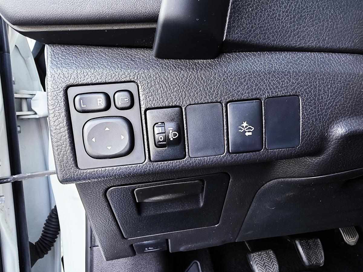 toyota-auris-2017-diesel-1364cc