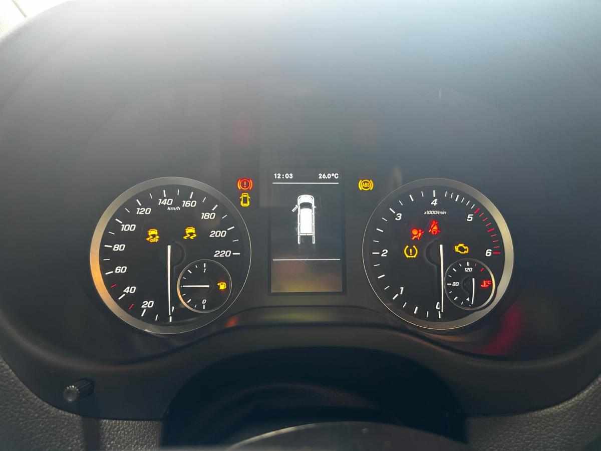 mercedes-benz-vito-110-cdi-2021-diesel-1749cc