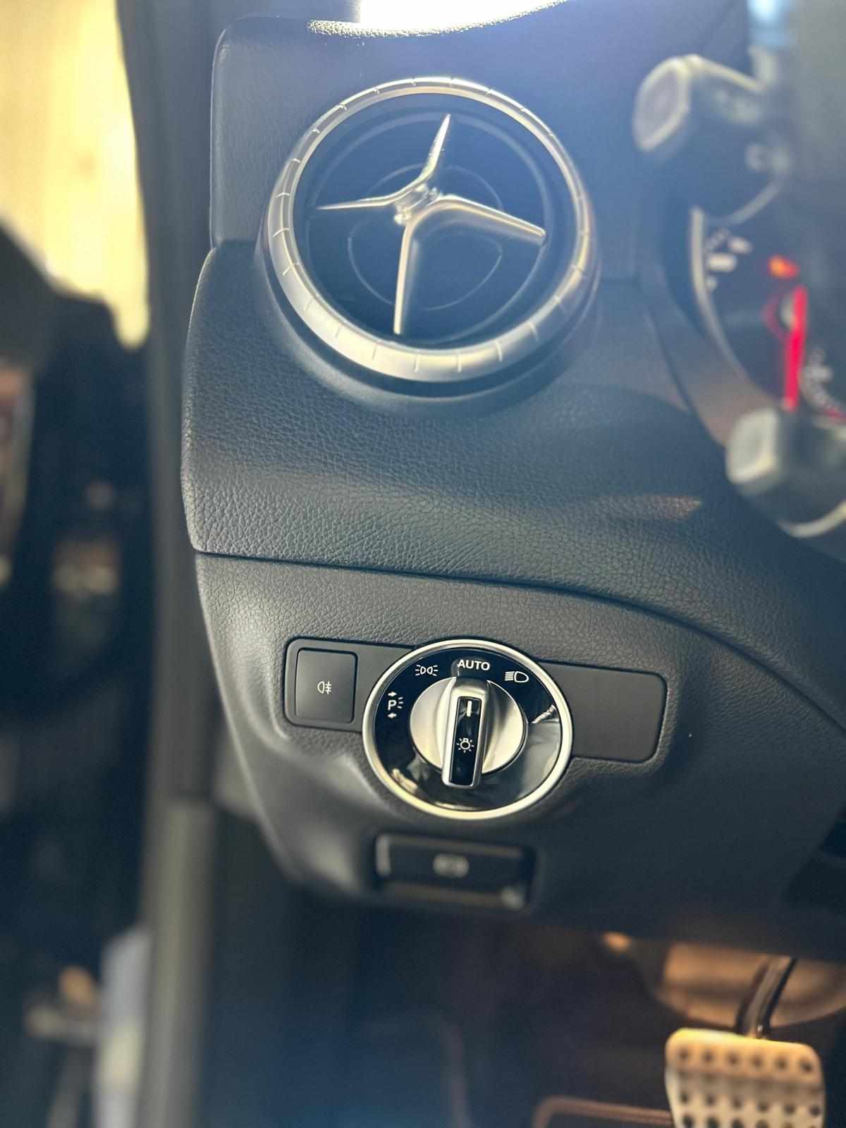 mercedes-benz-cla-220-d-shooting-brake-2017-diesel-2143cc