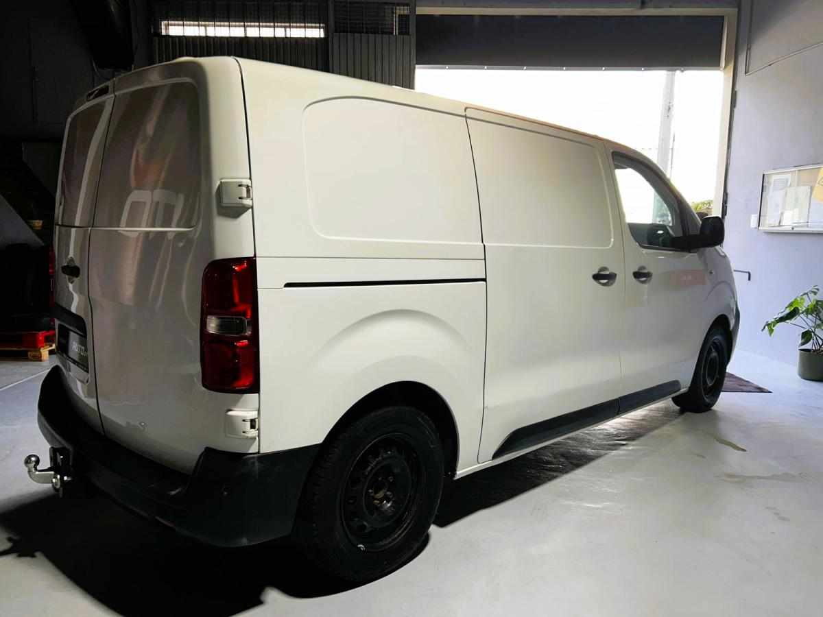 opel-vivaro-2-0-2021-diesel-1999cc